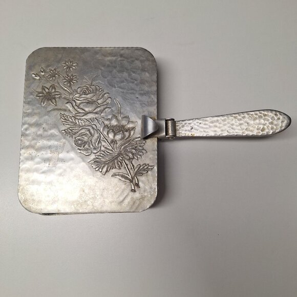 Vintage Hammered Metal Floral Embossed Hinged Lid Dust Pan Crumb Silent Butler - Picture 1 of 9